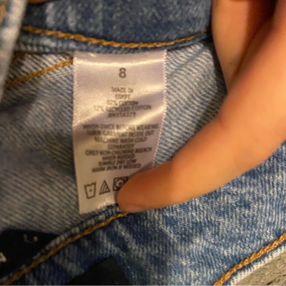 High-Rise Mom Jean - Picture 2 of 3